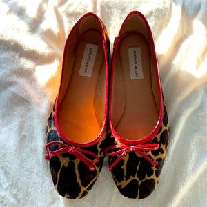 Pretty leopard print flat - lightly worn and very comfortable!!